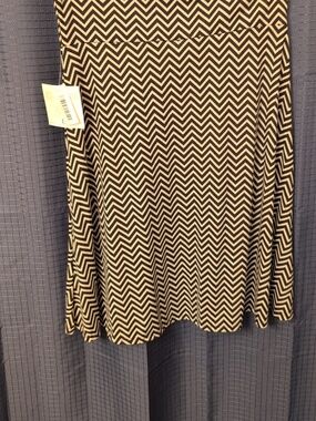 LuLaRoe Black and White Geometric Pattern A-Line Skirt L NWT
